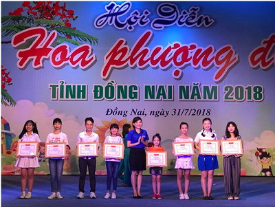 2018.9.8 hoi dien hoa phuong do.png
