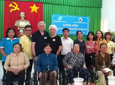 2019.6.8 trao xe lan cho nguoi khuyet tat.png