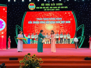 NGƯỜI “NÂNG TẦM” GIÁ TRỊ CÂY SEN TRÊN QUÊ HƯƠNG NHƠN TRẠCH ANH HÙNG