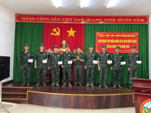 Phường Nhơn Trạch thăm, động viên quân nhân dự bị tham gia huấn luyện năm 2026