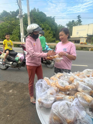 Chi hội Phụ nữ khu phố Long Tân duy trì mô hình “Bếp ăn yêu...