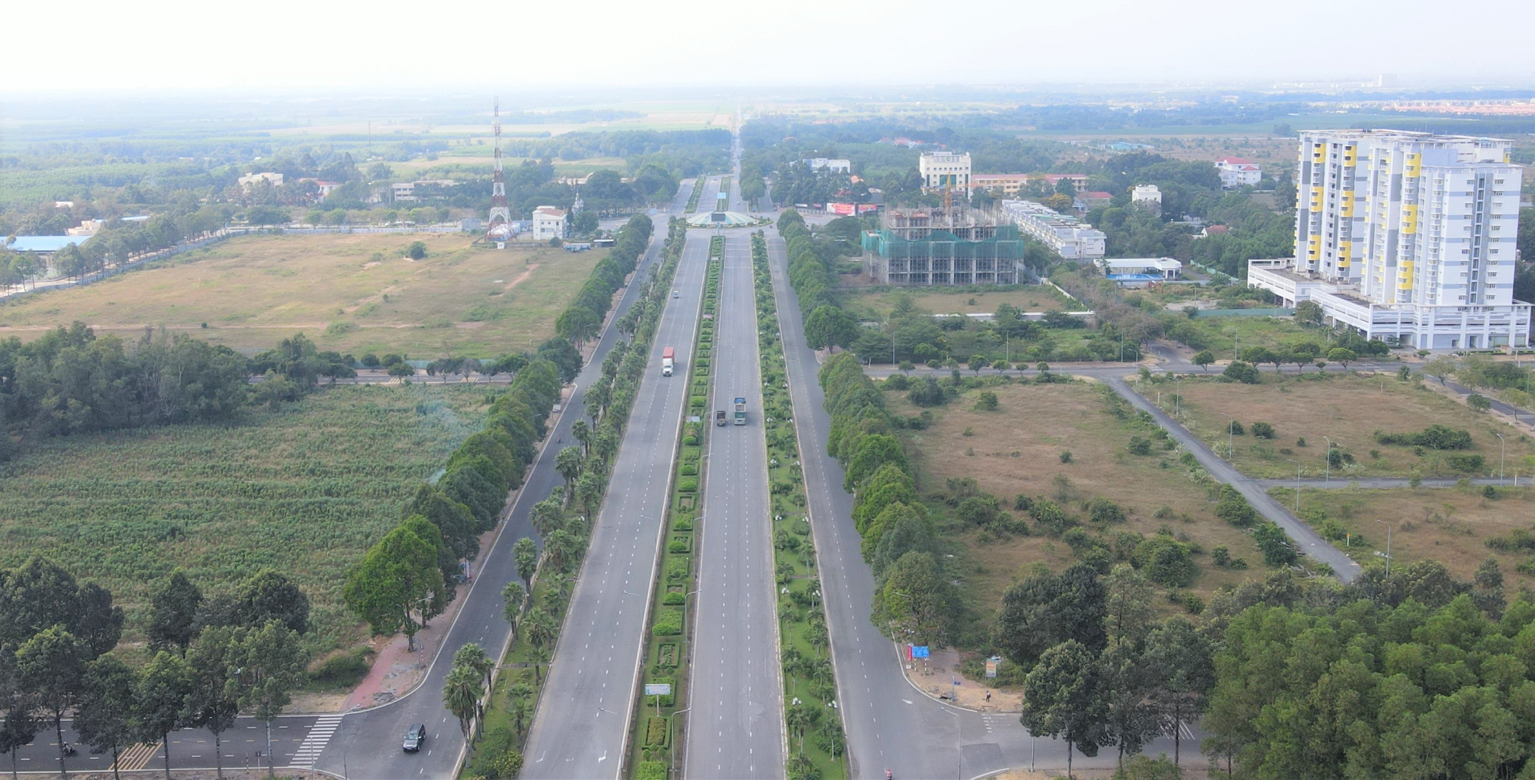 Bức ảnh chụp từ trên cao tuyến đường trung tâm xã Nhơn Trạch, tỉnh Đồng Nai – tuyến giao thông huyết mạch được quy hoạch đồng bộ